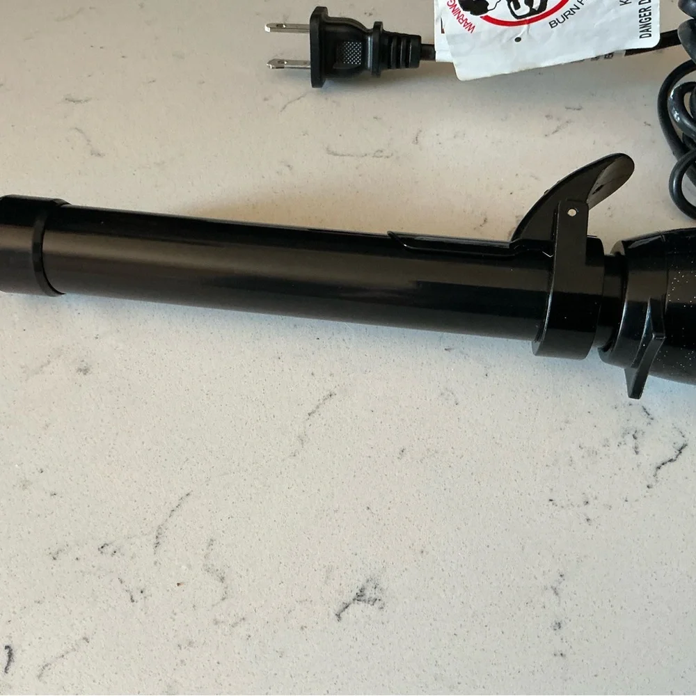 Beachwaver B1 rotating curling iron in black glitter 1”Model no. BW16H2